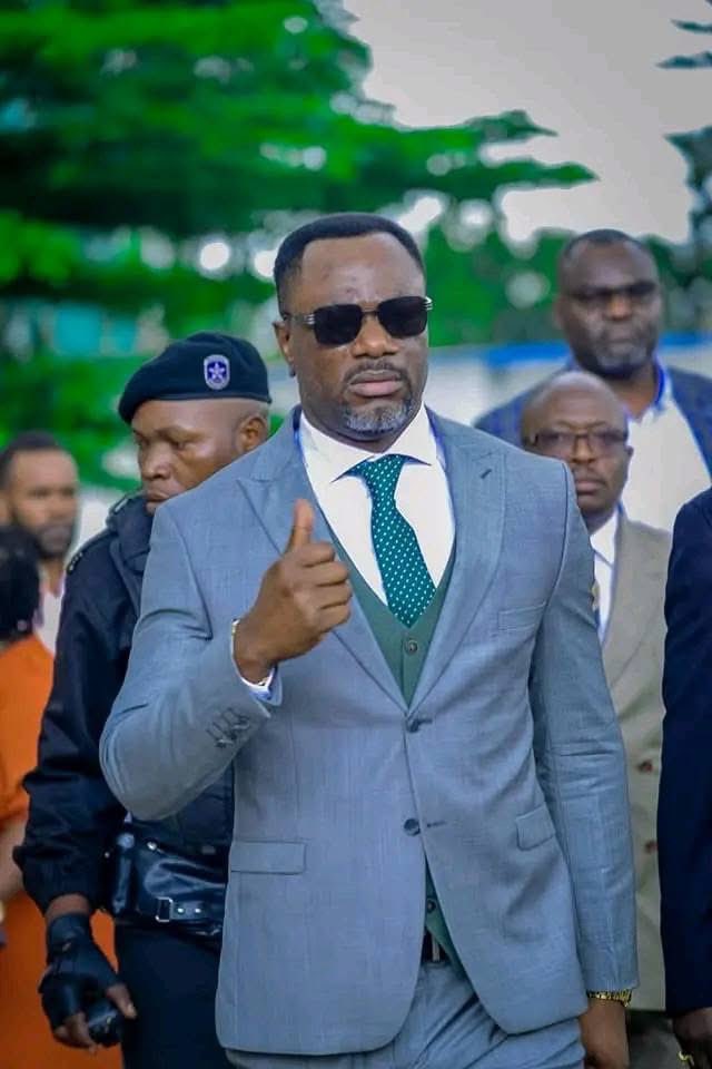 Hommage à deux serviteurs de la République

Nous saluons avec respect et reconnaissance l’engagement de <a href="/nskazadi/">Nicolas Kazadi</a> , ancien Ministre des Finances, dont la rigueur, la vision économique et le sens de l’État ont marqué une étape importante dans la gestion des finances publiques.