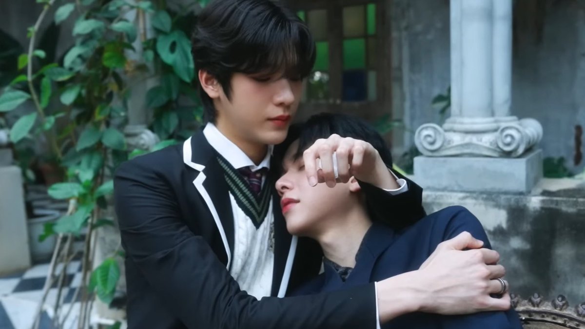 jimmoikrit's tweet image. they are each others safe place
