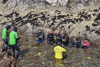 DevonWildlife's tweet image. Choose your adventure:
1️⃣ Exploring the life in our rockpools
2️⃣ Taking in the underwater world on a snorkel safari
3️⃣ Gazing out to sea to try and spot whales and dolphins

Book your place at one of our events this #NationalMarineWeek👇 
buff.ly/87tbxM5