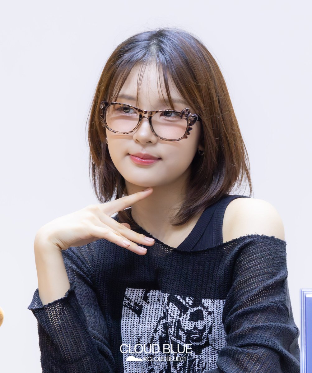 Cloudblue01's tweet image. 250727 KIIRAS
키라스 퍼스트뮤직 Fan sign
카일리
#키라스 #KIIRAS #카일리 #KYLIE
