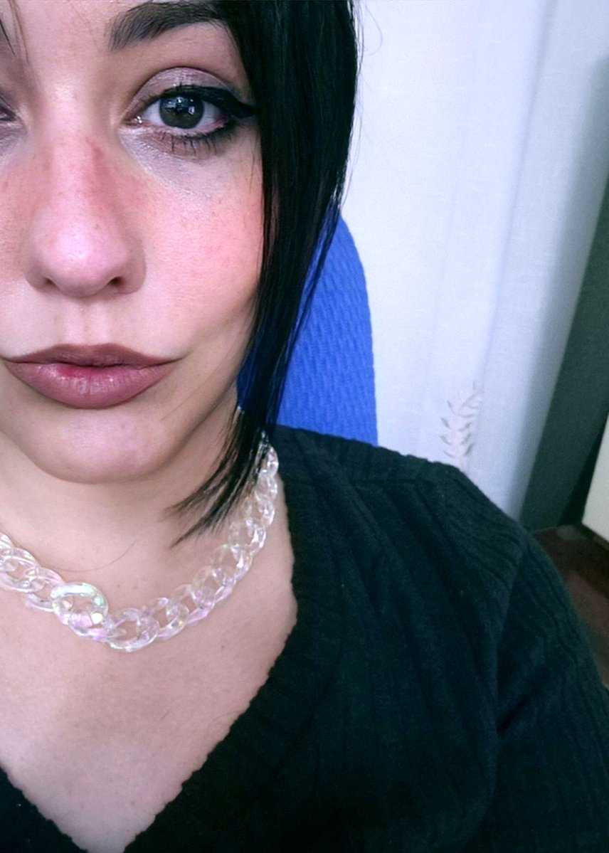 ladywildnimue's tweet image. Haciéndome las últimas fotos antes de llevar gafas todo el tiempo (a ver, que podría quitármelas para hacerme fotos en el futuro, creo que no me las tengo que pegar con pegamento)