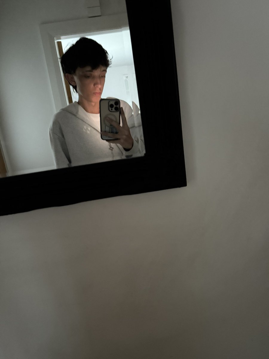 LoganPriv06's tweet image. hey guys