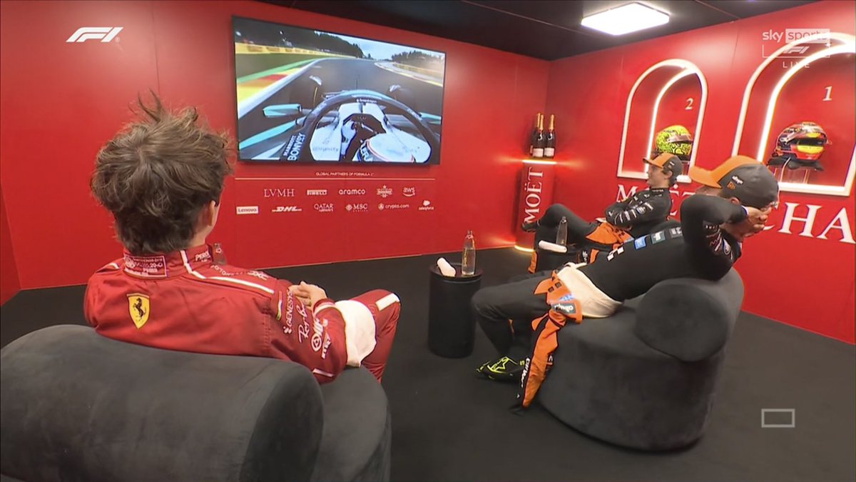 FiftyBucksVT's tweet image. Everyone: "Whoa!"
Everyone: "Whoa!"
Charles: "That's a really good move!"
Kimi 🥰