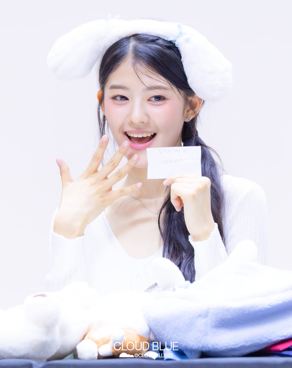 Cloudblue01's tweet image. 250727 KIIRAS
키라스 퍼스트뮤직 Fan sign
하린
#키라스 #KIIRAS #하린 #HARIN