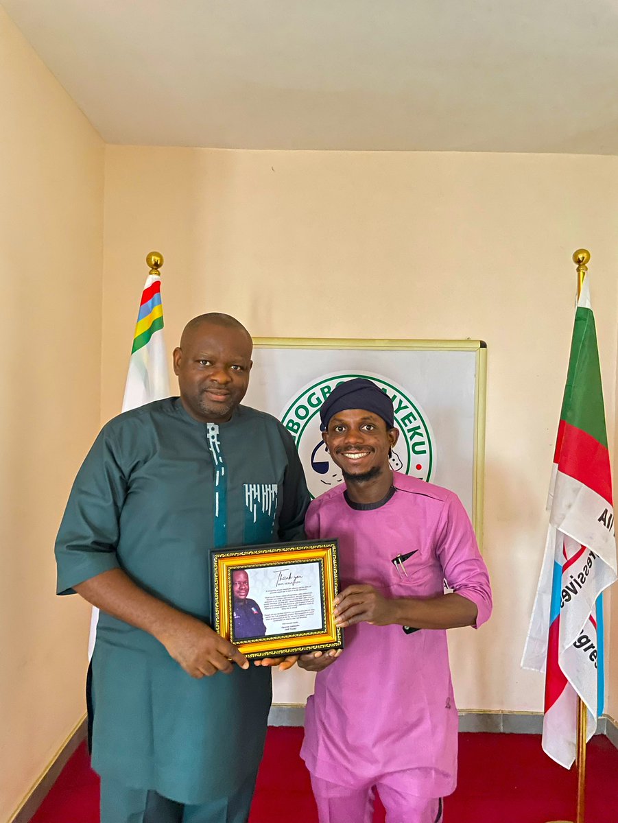 AdeStill_young's tweet image. A Salute to a Visionary Leader Hon. Builder Olusesan Daini
Today, I join the people of Igbogbo/Baiyeku LCDA in bidding a warm and honorable farewell to an exceptional leader.
You gave me a chance to handle the mic on my first big stage.
I am truly grateful.