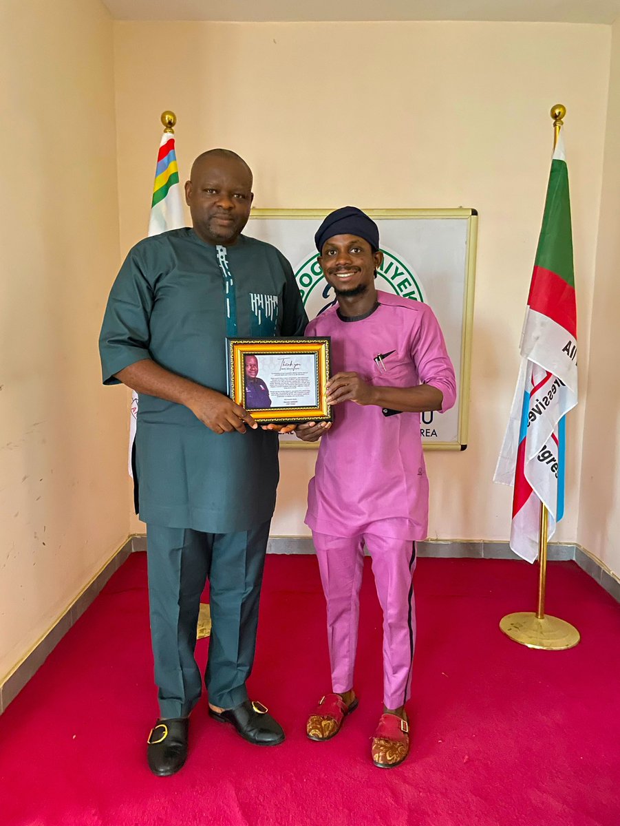 AdeStill_young's tweet image. A Salute to a Visionary Leader Hon. Builder Olusesan Daini
Today, I join the people of Igbogbo/Baiyeku LCDA in bidding a warm and honorable farewell to an exceptional leader.
You gave me a chance to handle the mic on my first big stage.
I am truly grateful.