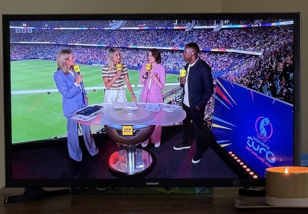 AJogee's tweet image. First proper day off in ages! 

Had family round to ours for Sunday grub in advance of the final. 

Cracked out the bbq (sun didn’t really wanna say hello here in Newcastle-under-Lyme.

The boerewors was ace… 

All ready … ⚽️