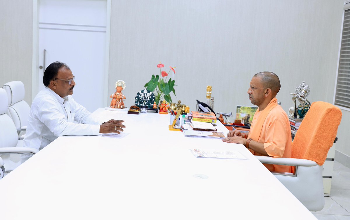 myogioffice's tweet image. मुख्यमंत्री श्री @myogiadityanath जी महाराज से आज लखनऊ में जनपद मथुरा के भाजपा नेता श्री तरूण कुमार सेठ जी ने शिष्टाचार भेंट की।