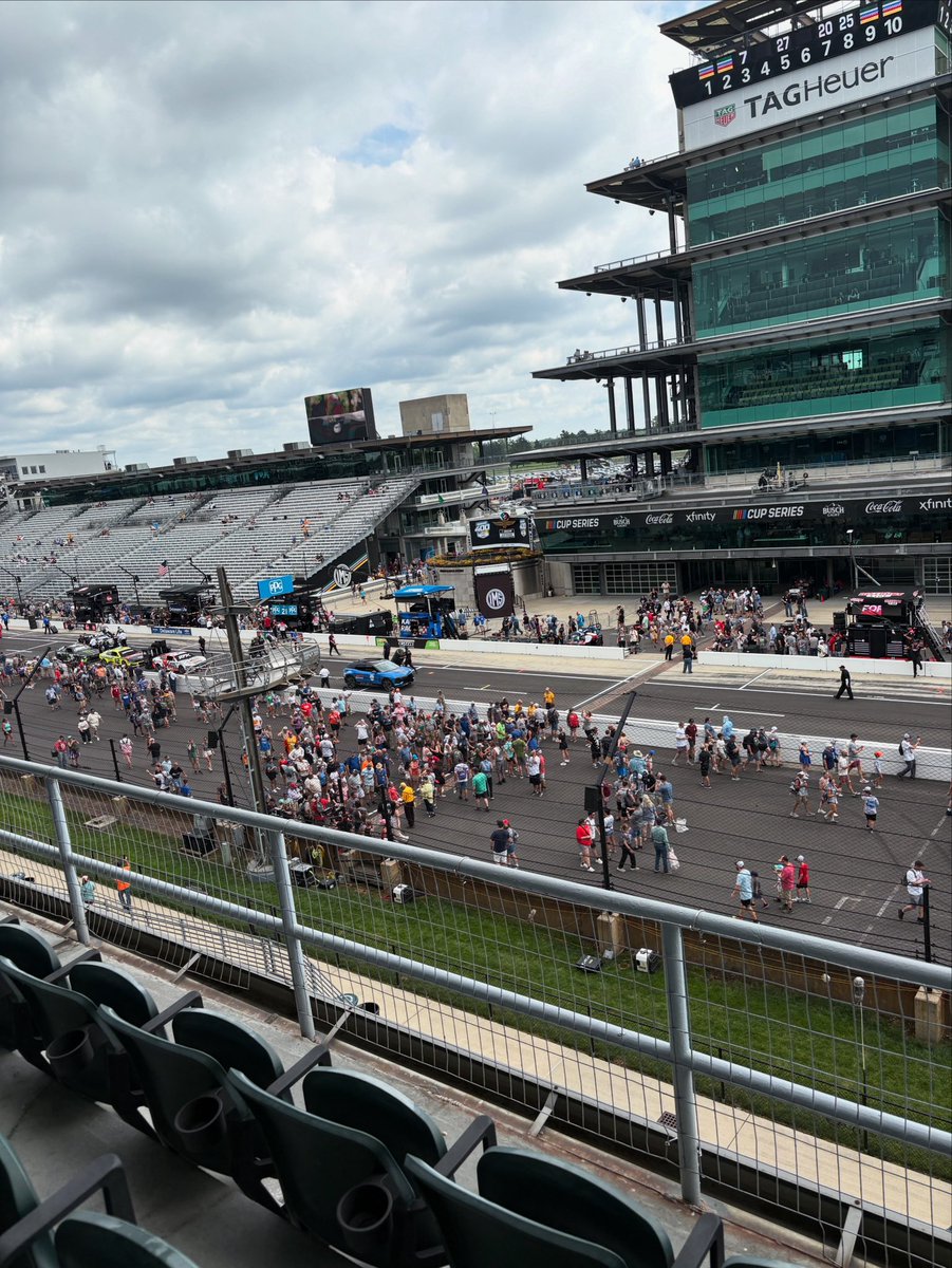 bpardoe870's tweet image. Our view at Indy today