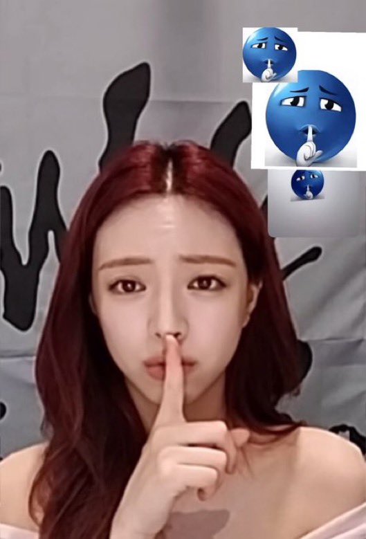 AboutItzyYT's tweet image. ITZY&apos;s Yuna was seen mewing at recent fancall event.