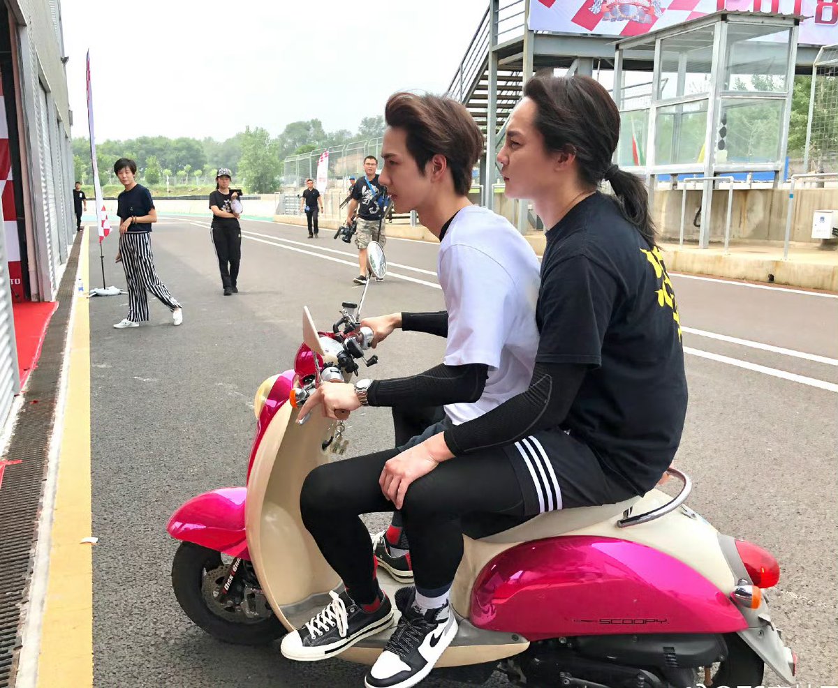 Alalmone's tweet image. ลงเอง                                                   หม่าม้าลง