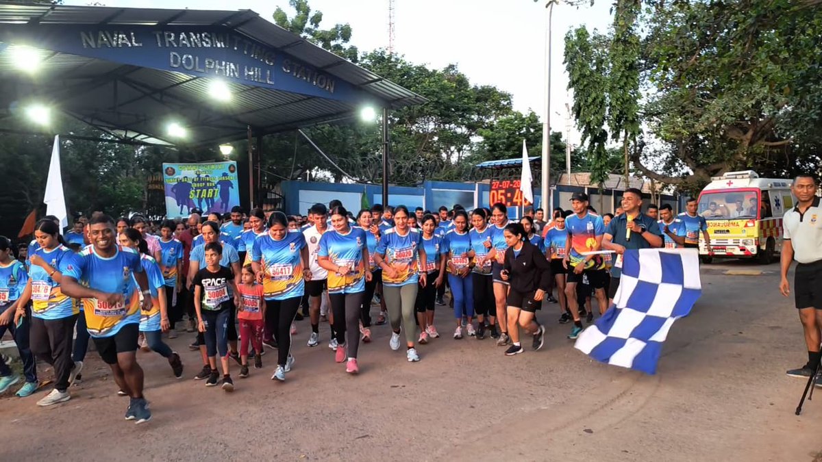 IN_HQENC's tweet image. With grit, unity & unyielding spirit, #ENC Ninety Days of Fitness Season 3 run organised by COMNETCEN Vizag culminated today!
🏃♂️🏃♀️ Cmde Anup Joe, Material Superintendent, Vizag flagged off the run, conducted at Dolphin Hills, #Visakhapatnam.
Inculcating fitness from a young…