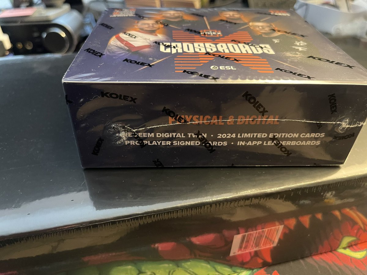 On Tuesday 4 pm CEST I will open a <a href="/KolexGG/">Kolex</a> Premium Legends and a large Crossroads box to celebrate the End of Season Leaderboard. If anyone feels like chatting I am more than happy to invite some of you in voice. Send DM what you want to talk about. Let’s pull that 1/1 Daybreak