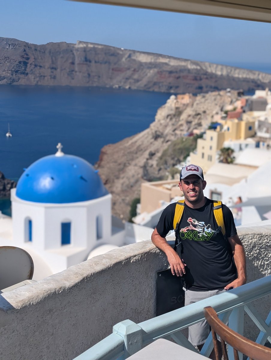 MrIrrelevant07's tweet image. Not bad for a 40th!  Greetings from Santorini!