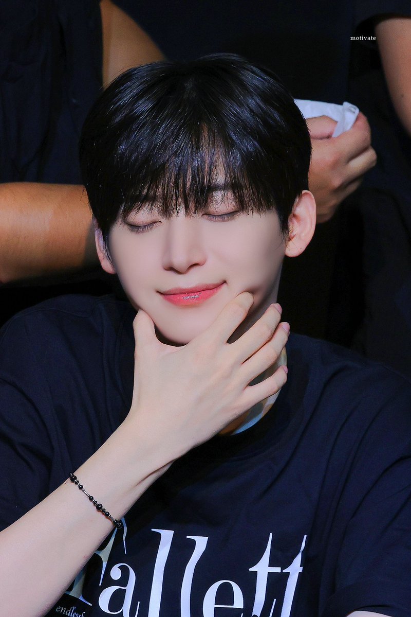 jun9mok00's tweet image. 250727 #ν¬λλΉν° #μ λͺ¨ #ꡬμ λͺ¨ #JUNGMO
