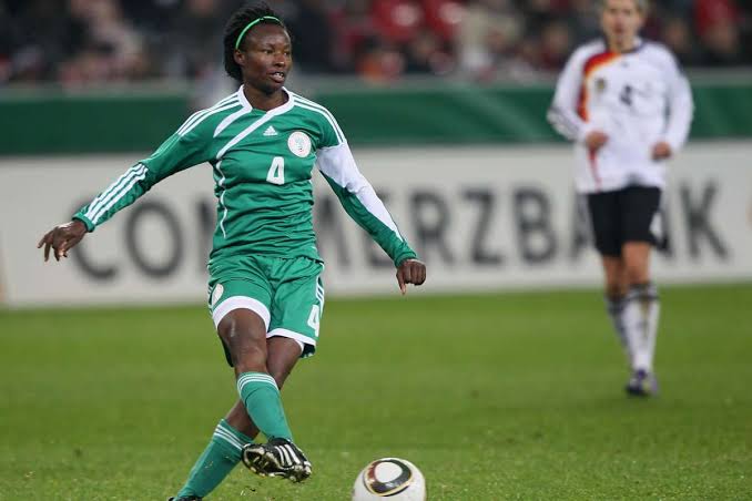 Daddy_Tweens's tweet image. If you're Igbo and proud, kindly retweet
Our Igbo sister, Perpetua Nkwocha is Nigeria's all-time Top Scorer with 80 goals in 99 games for the Super Falcons.
She won 5 WAFCON trophies. She was the WAFCON Top Scorer in 2004, 2006 and 2010.
She was named CAF Women's Footballer…