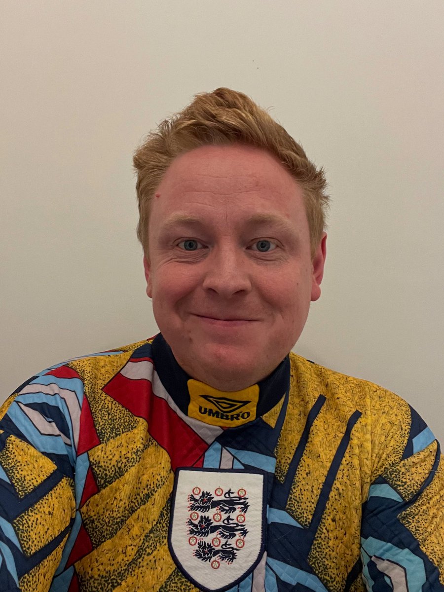 ChrisBloore's tweet image. 🏴⚽🦁
20-year-old England shirt? ✅
Pizza? ✅
Snacks? ✅
Passion? Always.
All set for the big one — come on Lionesses, let’s bring it home! 💪🔥
#ComeOnEngland #Lionesses #WomensEuro2025 #ItsComingHome #ThreeLions #MatchDayReady