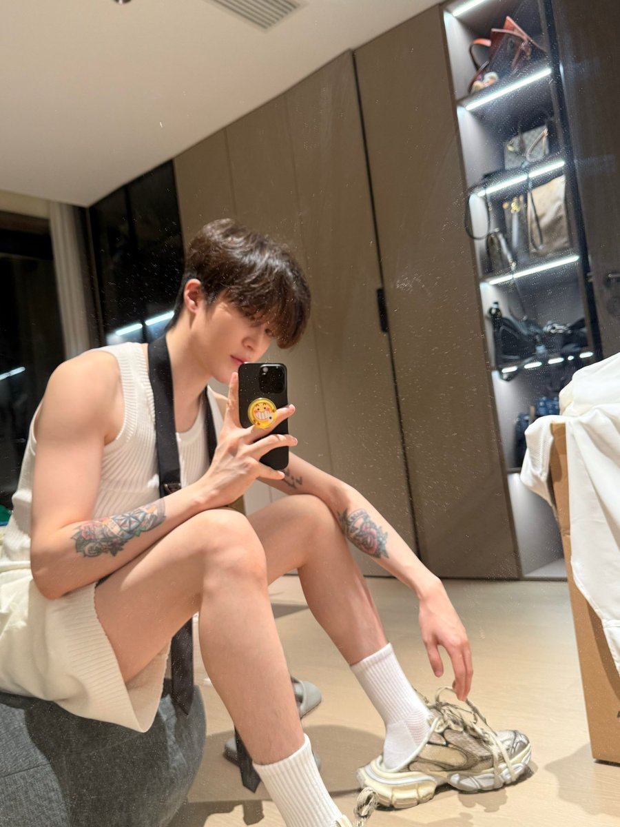 CasperLEe tweet media