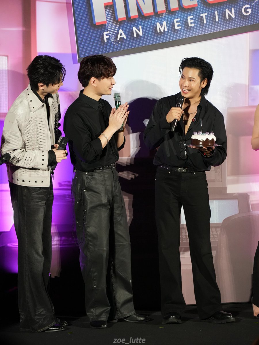 Zoe_lutte's tweet photo. สุขสันต์วันเกิดนะพี่สิง ขอให้พี่มีความสุขตลอดไป หัวเราะทุกวัน และมีสุขภาพที่ดี🎂🦁หวังว่าเราจะอยู่เคียงข้างกันเสมอ
@stjinx_maya 

#SingtoPrachaya
#SingtoBD2025 https://t.co/GqPnKeUinh
