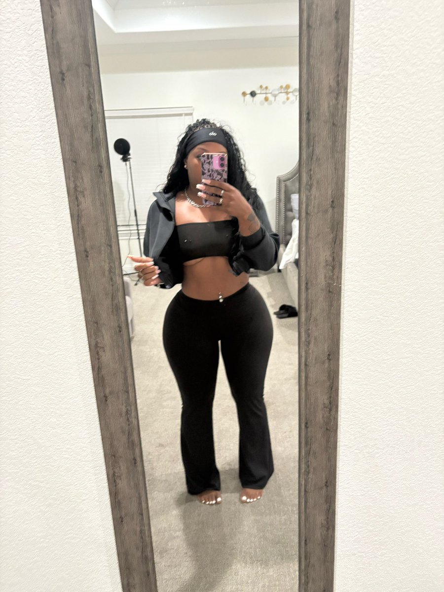 Falica_Monae's tweet image. Put up with some so thick …