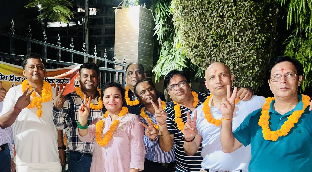 ASkypers35639's tweet photo. सभी देविका वासियों को AOA २०२५ - २६ के चुनाव संपन्न होने पर हार्दिक बधाई l चुने गए प्रत्याशियों एवं वोटरों को हार्दिक शुभकामनाएं l #AOA #rajnagarextension #ghaziab #gda https://t.co/NegUDPB1ZS