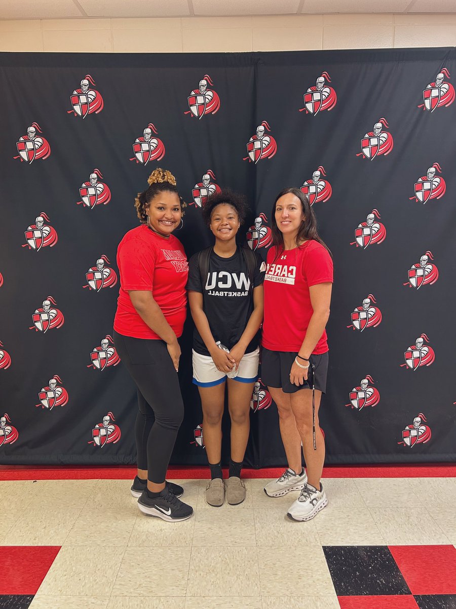 I had a great time at <a href="/careywbball/">WilliamCareyWBB</a> camp! I wanna thank <a href="/coachgarriga/">Jessica Garriga</a> and <a href="/CoachTori2022/">Cotoria Blackmon</a> for inviting me !