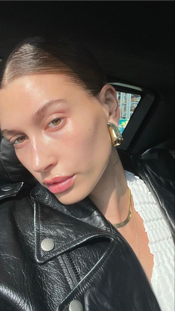 archivehail's tweet image. hailey bieber’s natural beauty