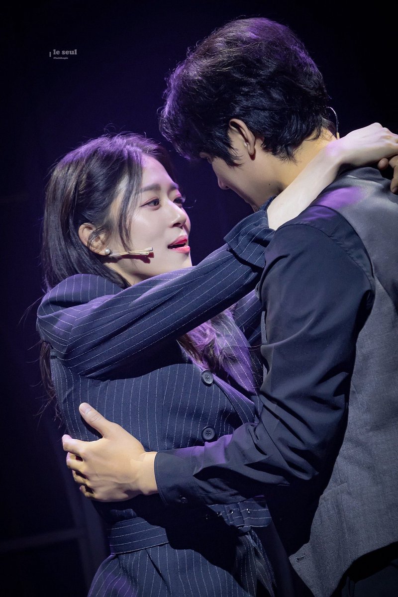 kimmaster_b's tweet image. 너무.. 어른들의 사랑이라는.. 감정..