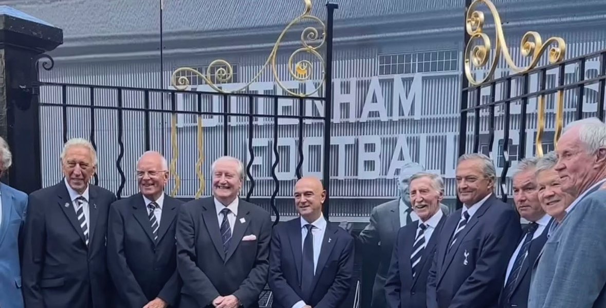 Damionsizer's tweet photo. @LastWordOnSpurs @AlasdairGold Levy unveils the new signings for the 25-26 season #THFC #Tottenham #COYS #Transfers https://t.co/Ch81RgYRpk