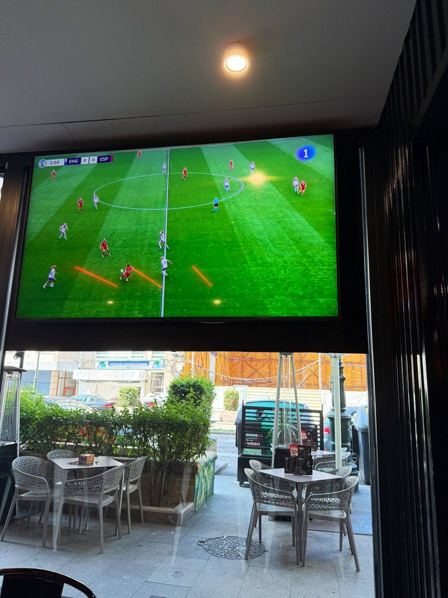 Tarde de futbol 😍 
#WEURO2025 Final
