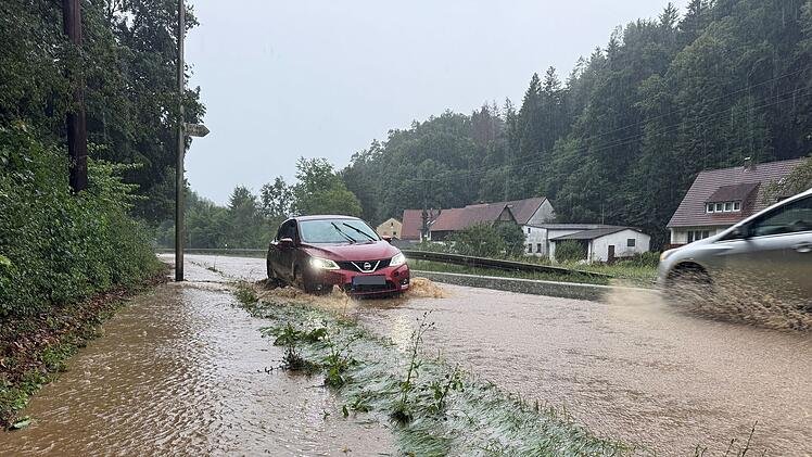 RikeWaldfee's tweet image. 1/4
Kühle, regnerische Tage in Deutschland? Klimawandelleugner nutzen dies für Spott. Doch Europa ächzt unter Hitzewellen: 46 °C in Spanien, 41 °C in Frankreich. Der Klimawandel ist global – Deutschland ist nur eine temporäre Ausnahme. 

#Klimakrise
#Klimawandel