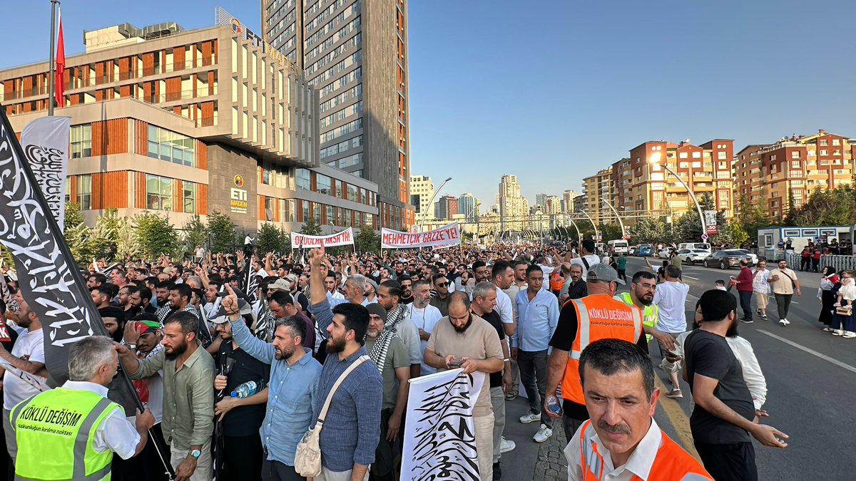 KokluDegisim's tweet image. "Gazze Ölüyor, Sözü Muhatabına Söylemeye Var Mısın" yürüyüşümüz başladı.
#GazzeİçinBenVarım