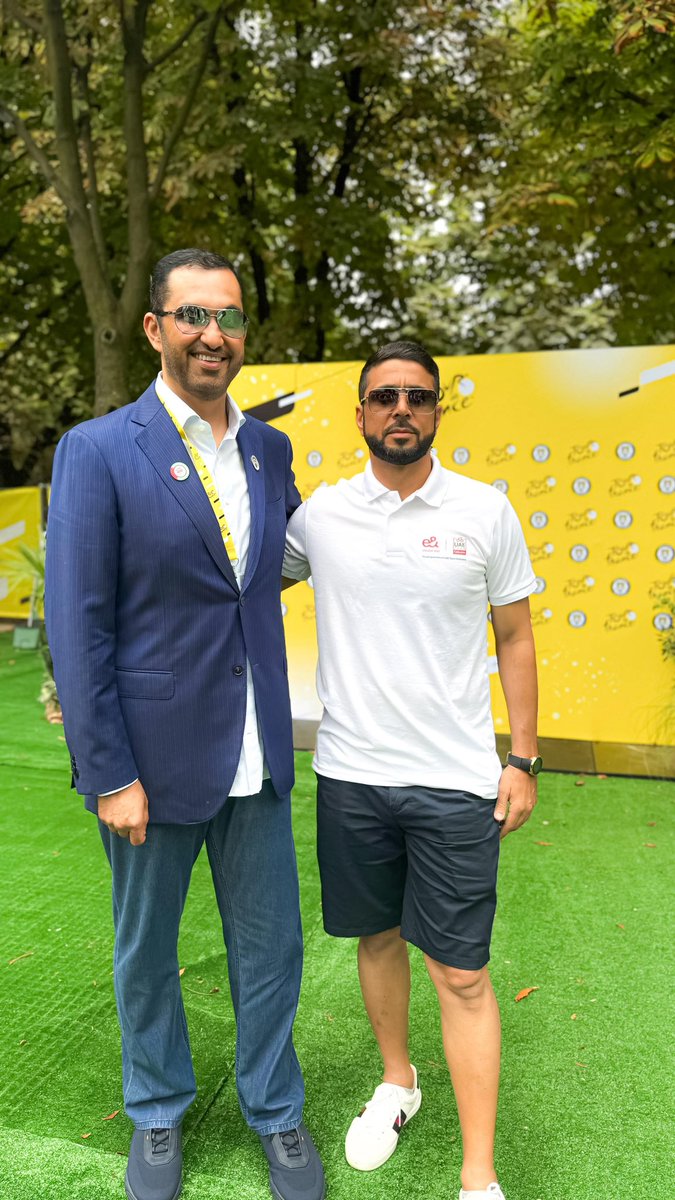 تشرفت بالسلام على معالي الدكتور #سلطان_الجابر خلال تواجدي في #طواف_فرنسا 2025 وبرعاية الشركة المميزة (إي آند)

#طواف_فرنسا 🥇
#طواف_فرنسا2025 🇫🇷
<a href="/eAndUAE/">e& UAE</a> <a href="/eAndGroup/">e&</a> 
<a href="/TeamEmiratesUAE/">@UAE-TeamEmirates</a>