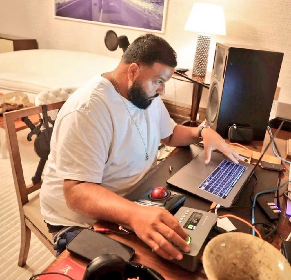 anyasormichael's tweet image. Her: Babe you said that was the final tweet for @TheoriqAI, we will be late…
Me: just one more babe