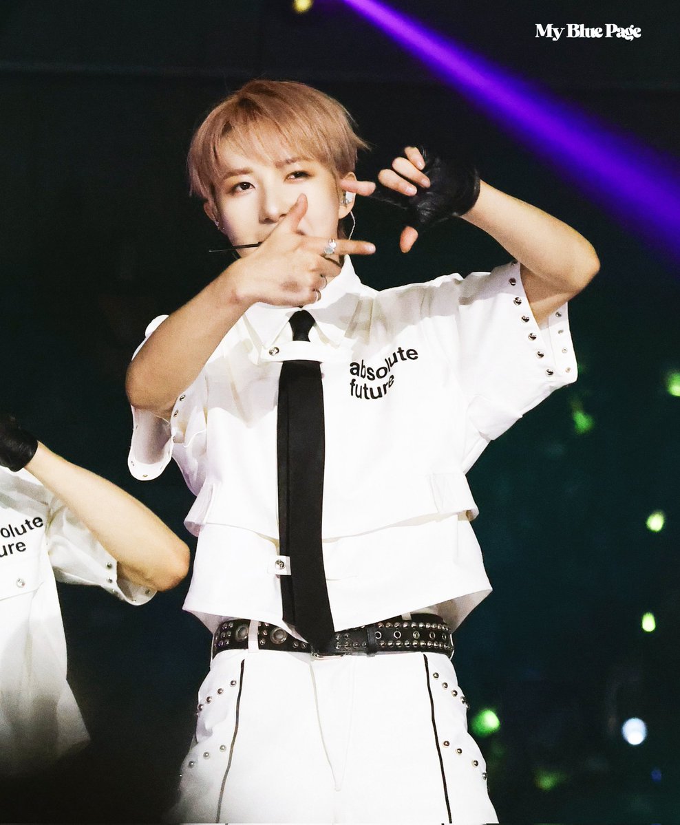 MyBluePage's tweet image. 📷

250727 가요대전
#런쥔 #RENJUN