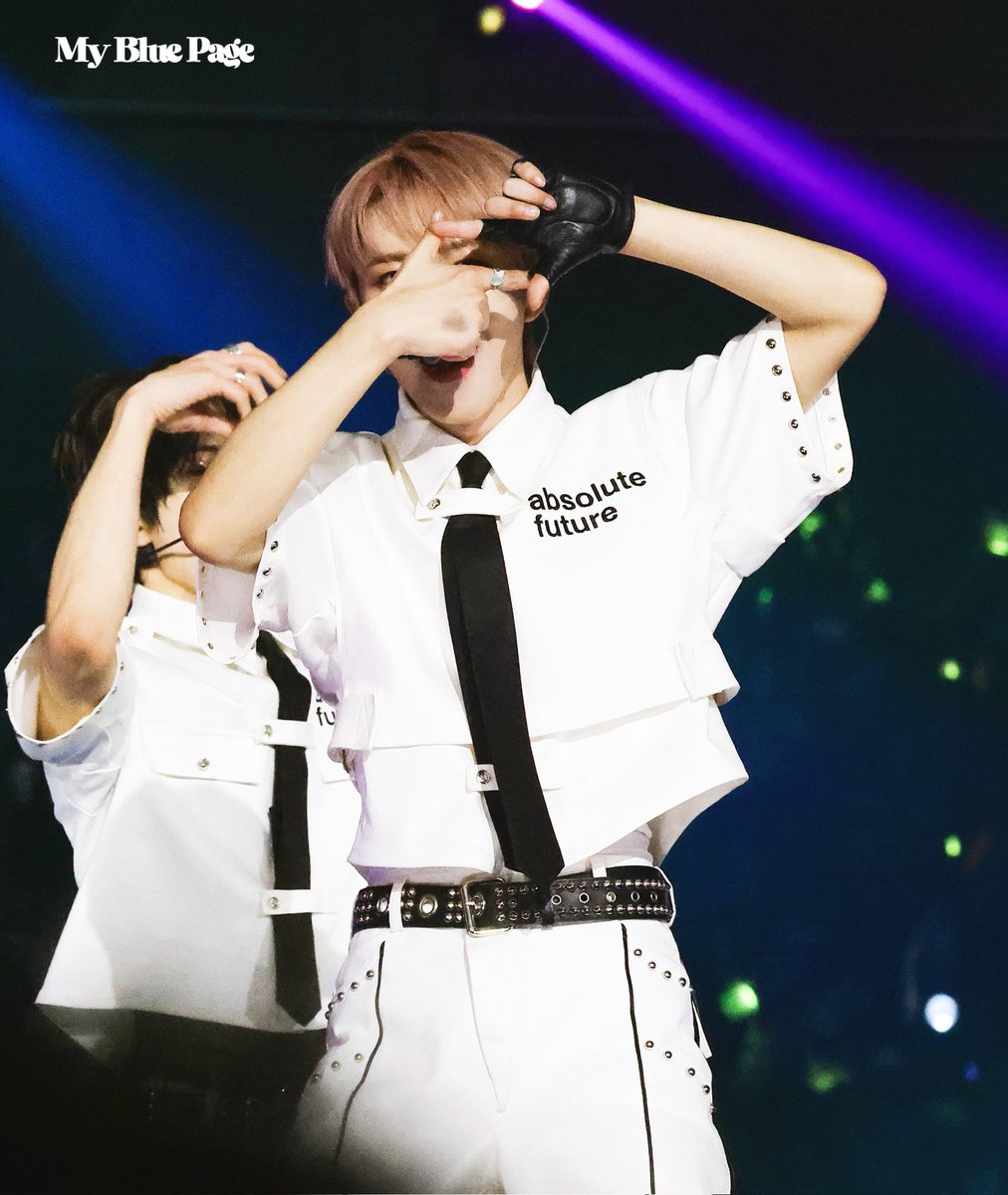 MyBluePage's tweet image. 📷

250727 가요대전
#런쥔 #RENJUN