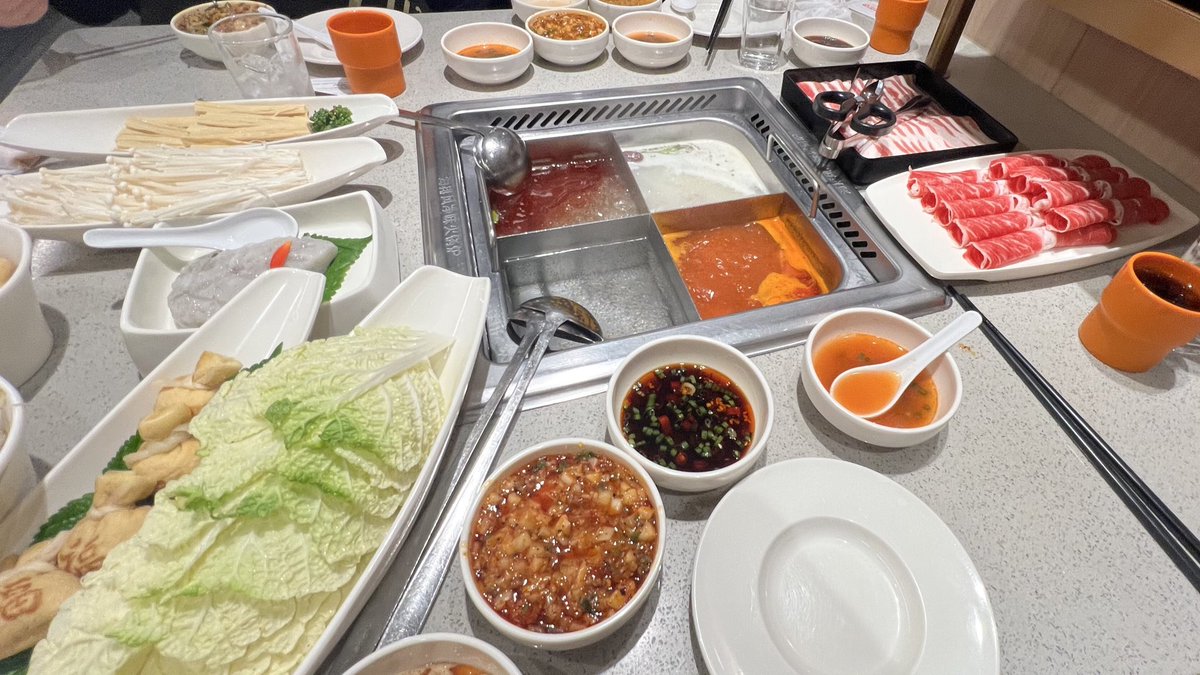 malttok_'s tweet image. 오랜만에
하이띠라오감
처음가는 친구 데려가서
내소스만들어주니까
궁전가서 안 돌아옴