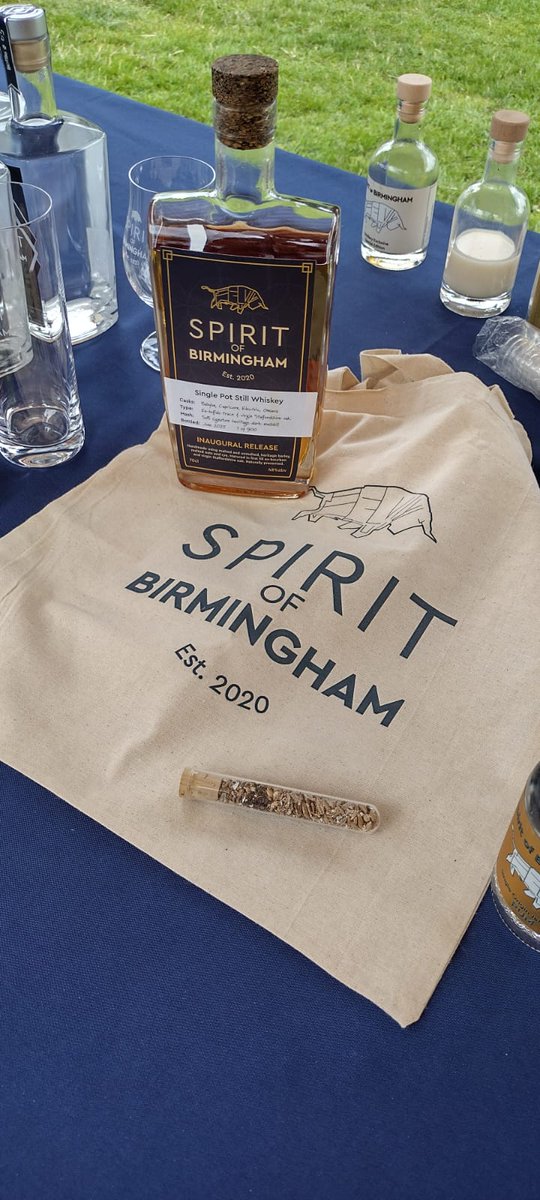 SpiritofBrum's tweet image. Room service &amp;amp; @GAAPlusOfficial for the #AllIreland final 
💚💛🐊 #Ciarrai
&amp;amp; back home, Ant sold out the #Bearwood market allocation of Whiskey! 🌾🥃