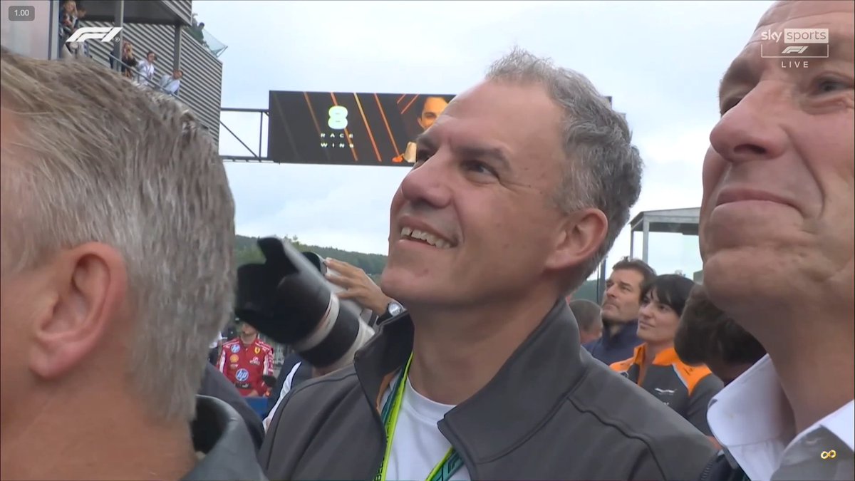 mclwdc's tweet image. Oscar&apos;s dad watching him 🥹