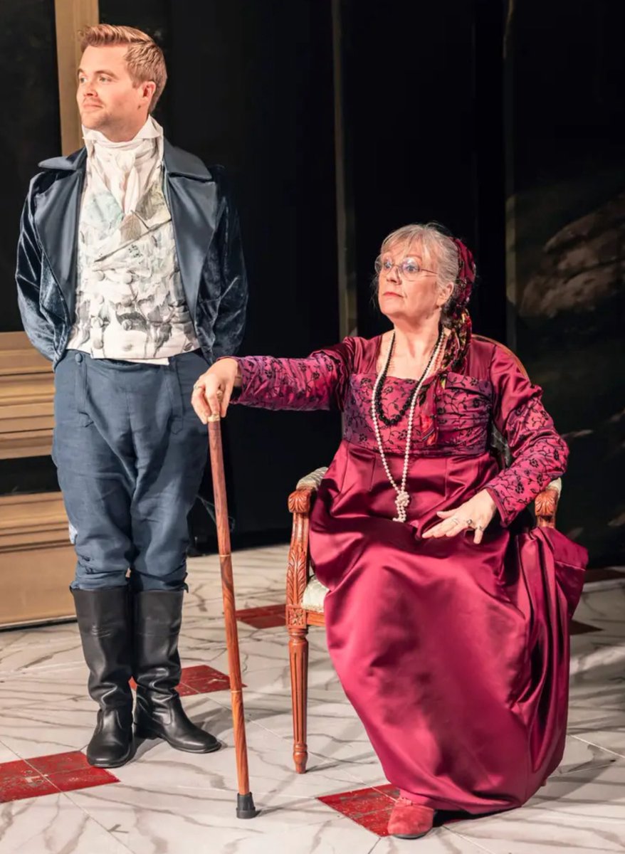 KevinWilsonPR's tweet image. DEATH COMES TO PEMBERLEY
“We have here theatre heaven, Jane Austen fans meet Agatha Christie fans, and I was blown away by Sean Cavanagh’s set of Georgian wooden frames revealing behind the wooded Derbyshire estate painted exquisitely and moving for different locations” Theatre…
