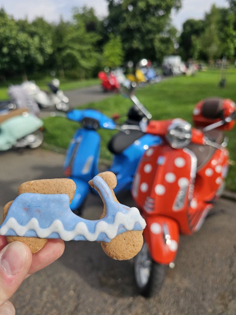 denikstarosty's tweet photo. Pracovně rodinný víkend - Vesparádá 🛵  Svatby 💍  Bazén párty 🍹  nebo plnohodnotná zkouška nového discgolfového hřiště 🥏

#lovosice #vesparada #bazenparty #discgolf #lesoparkosmicka #svatby https://t.co/KJHazAwcgg