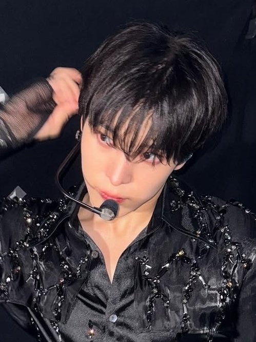 TACO_0323's tweet image. 입이 너무 귀여워 크학학