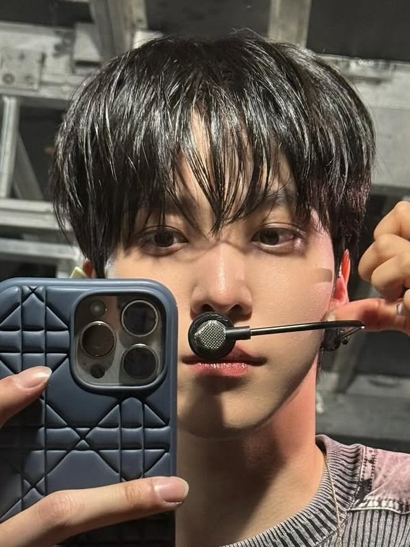 TACO_0323's tweet image. 입이 너무 귀여워 크학학