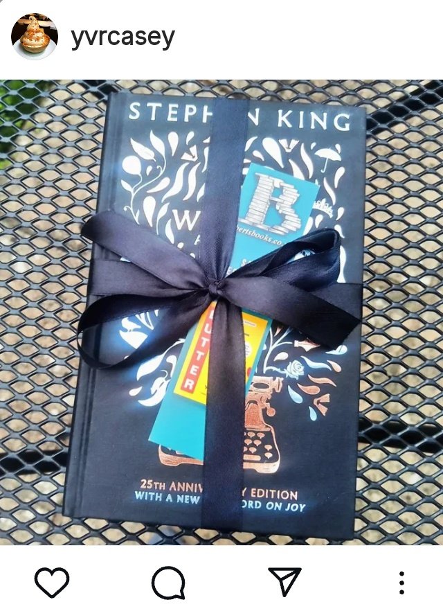 fly276's tweet image. Ooh, gorgeous π
@bertsbooks π
@StephenKing ππ
@HodderBooks
Love the production details + set, printed & bound in GB β
