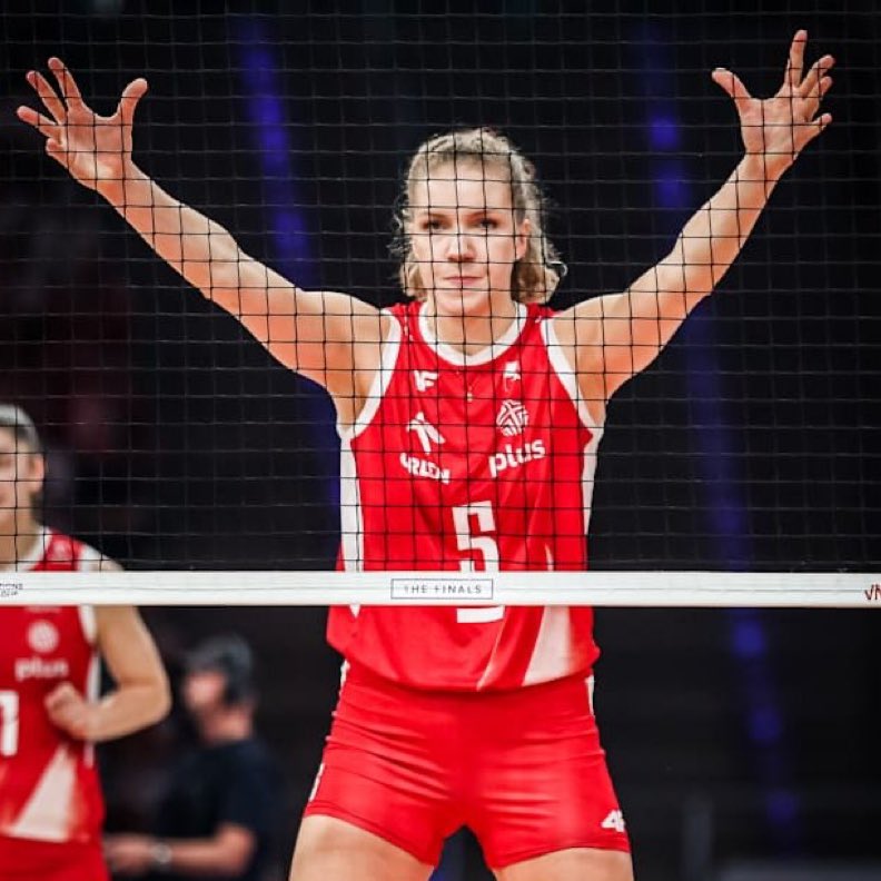 fenertalks's tweet image. 📌 VNL finallerinde 🇵🇱Agnieszka Korneluk, 💛💙
4 blok - 🇨🇳CHN
5 blok - 🇮🇹ITA
8 blok - 🇯🇵JPN
📍VNL genelini 1.07 sb blok ortalaması ile noktaladı.
#VNL2025