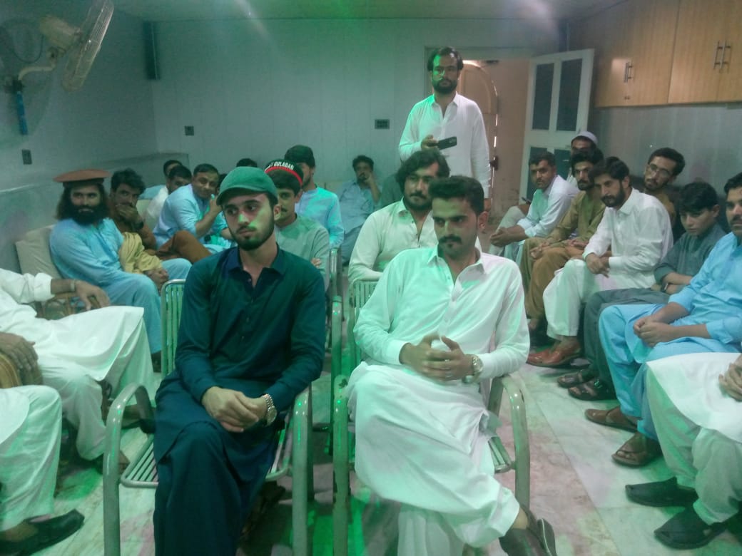 اج پاکستان پیپلز پارٹی ملاکنڈ اپر ڈویژناور ملکن ڈویژن لور کے  سیکرٹری اطلاعات کا اجلاس فشنگ ھٹ پر منعقد ہوا جس میں پاکستان پیپلز پارٹی کے صوبائی میڈیااسٹریٹجی کمیٹی کے اراکین سید طاہر عباس گوہر علی انقلابی   مہر سلطانہ ایڈوکیٹ اورڈویژنل صدر ملک عظمت نے شرکت کی ۔