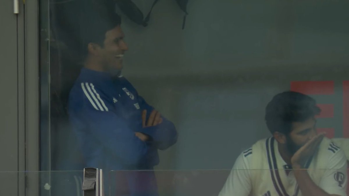 Concussion__Sub's tweet photo. Ben Stokes offers to shake hands for a draw. Jadeja and Washi refuses. It makes Stokes and England team furious. Gill laughing inside the dressing room.

Oh, Test Cricket! 

#ENGvIND https://t.co/y75Luscq6i