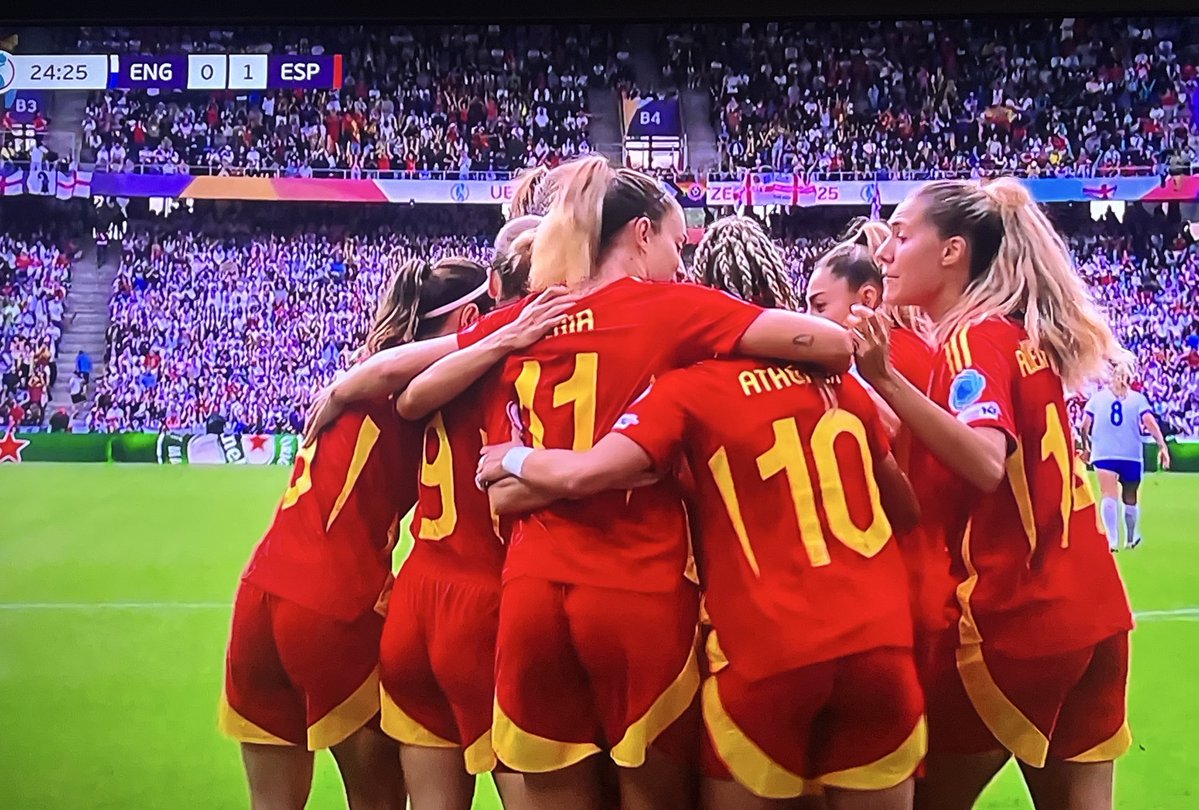 JGALLEGOonfire's tweet image. Marionaaaaaaaaaaaaaa!!!! 1-0 #España @SEFutbolFem
