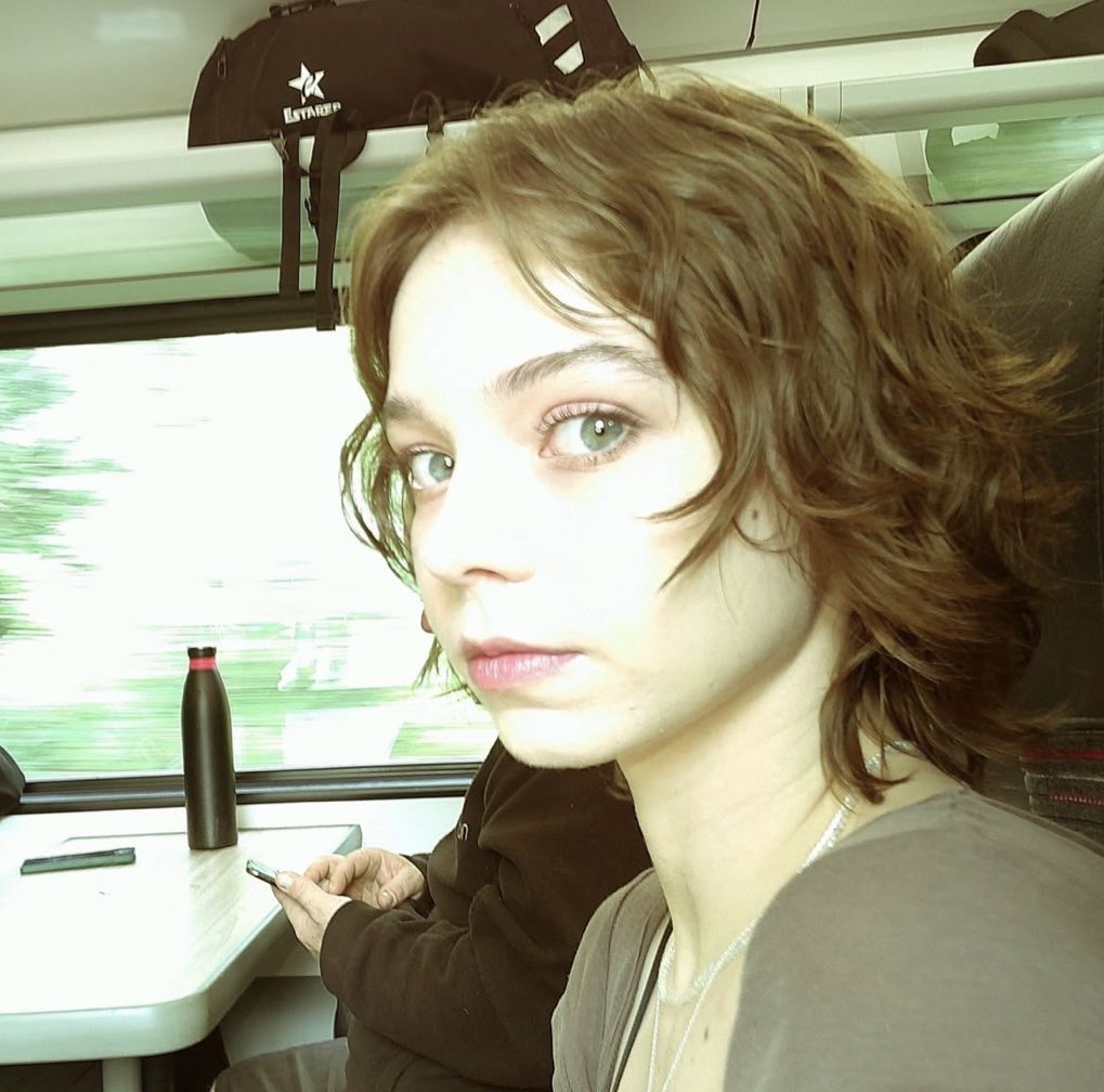 astridsinclair_'s tweet image. She’s their daughter