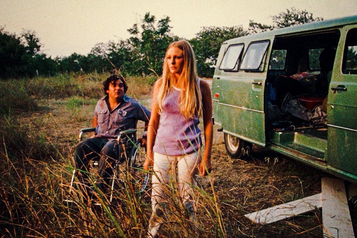 EugWSerra's tweet photo. On October 1, 1978, The Texas Chainsaw Massacre was released! #TheTexasChainsawMassacre #TobeHooper #MarilynBurns #GunnarHansen #JimSiedow #EdwinNeal #PaulAPartain #AllenDanziger #TeriMcMinn #WilliamVail #JohnLarroquette https://t.co/agMdzb6iCB